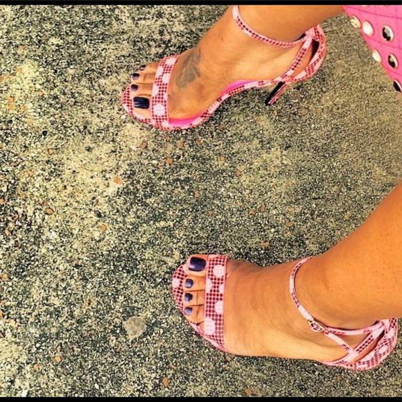 Heels - Picture 3 of 3